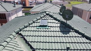 Büyük Boy Kiremit Çatı Çıkış Kapağı Çift Amortisörlü