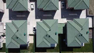 Büyük Boy Kiremit Çatı Çıkış Kapağı Tek Amortisörlü